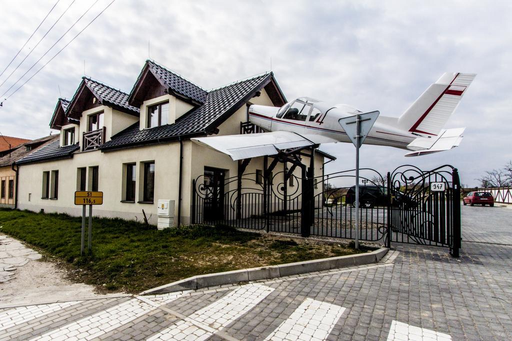 Penzion Cmelak Boleráz Екстериор снимка